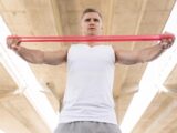 exercice musculation biceps bande elastique