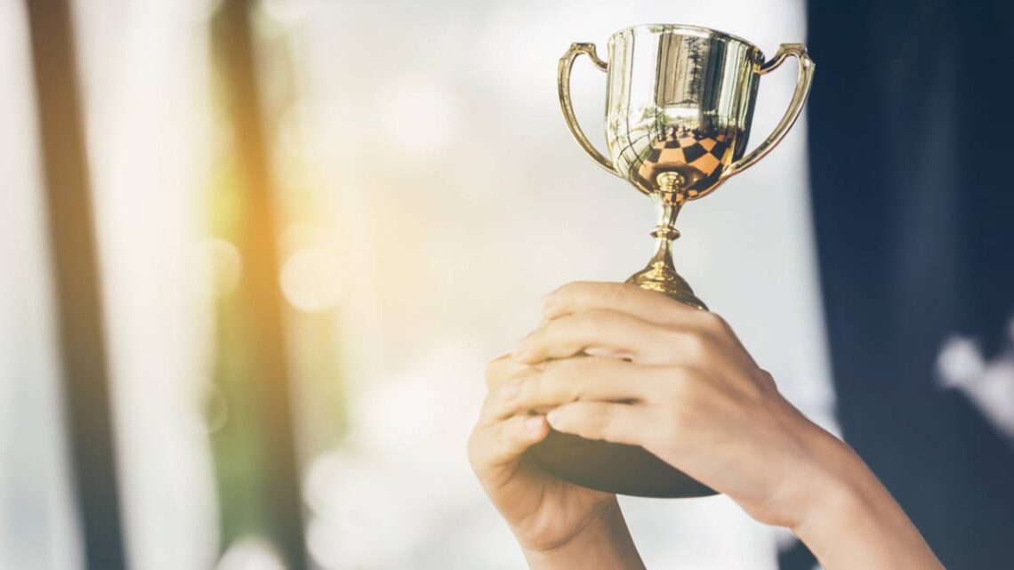 Récompenses sportives : coupe ou médaille, comment choisir ?