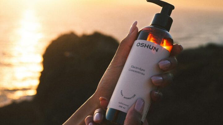 Optimiser son hydratation grâce aux électrolytes avant, pendant et après le sport
